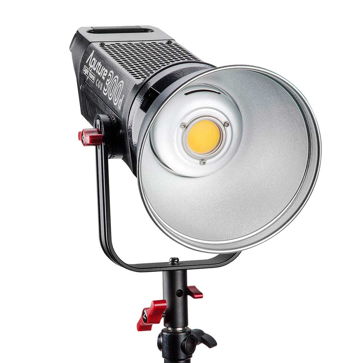Студийный видеосвет Aputure Light Storm LS COB 300D CRI 95+ в магазине RentaPhoto.Store